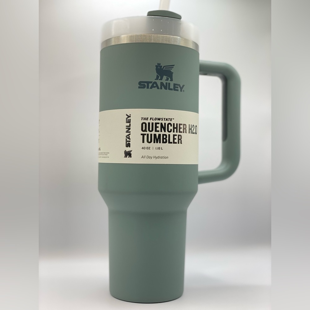 Stanley 2.0 40oz Tumbler in SOFT MATTE SHALE